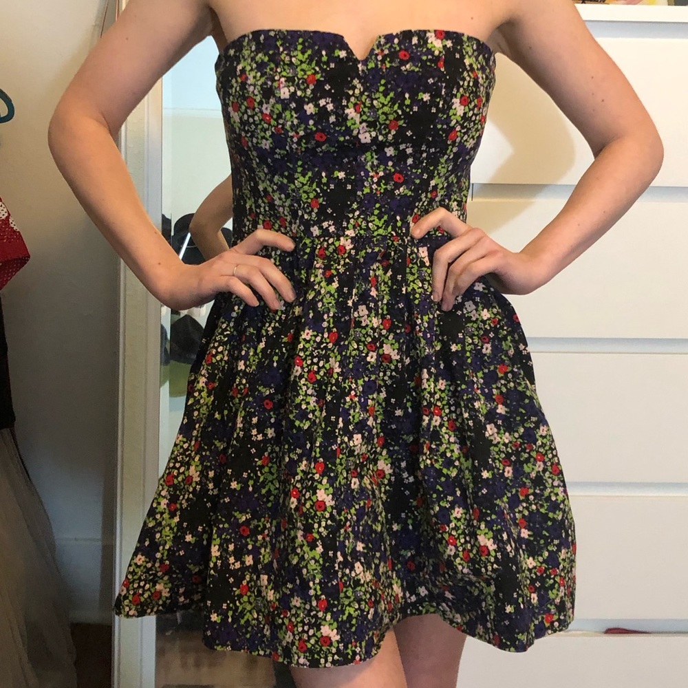 Bebe fit and flare, strapless, flower dress!!
